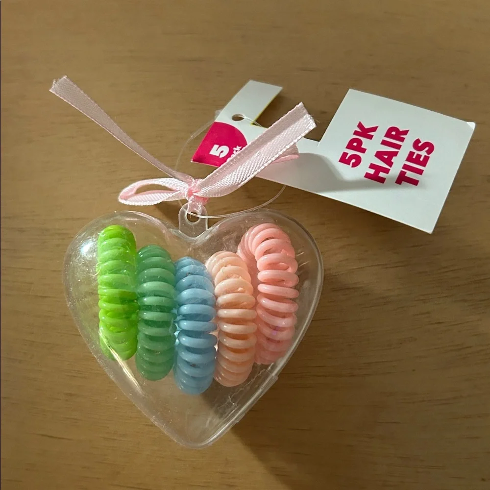 Free with bundle or purchase New 5pc Hair Ties 👱🏻‍♀️Pastel Colors Small size